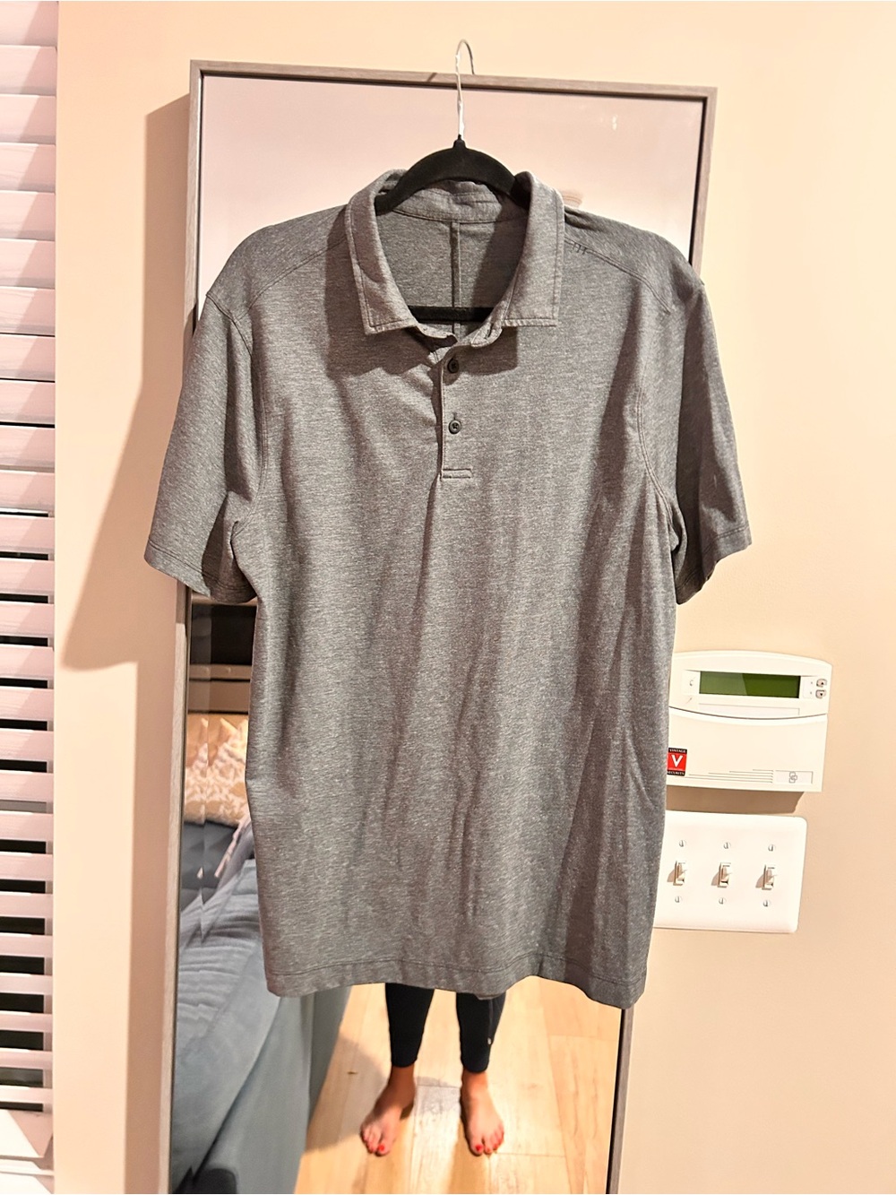 lululemon athletica Men’s Heather Grey Polo Size S-M